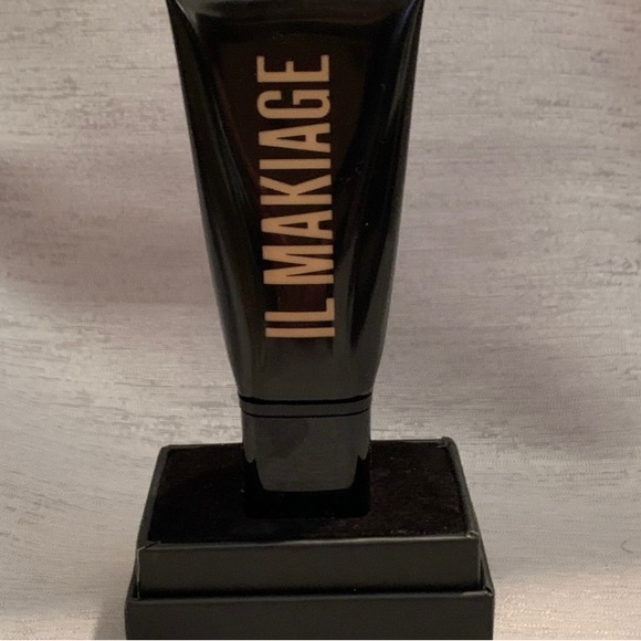 COPY - COPY - COPY - Never used IL Makige after party foundation have 4 - Picture 2 of 4